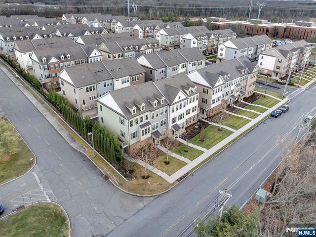 7 Ambrosia Court 107, Livingston, NJ 07039