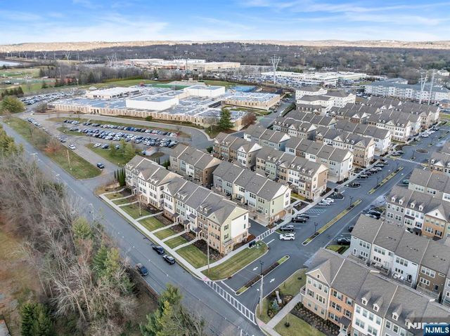 7 Ambrosia Court 107, Livingston, NJ 07039