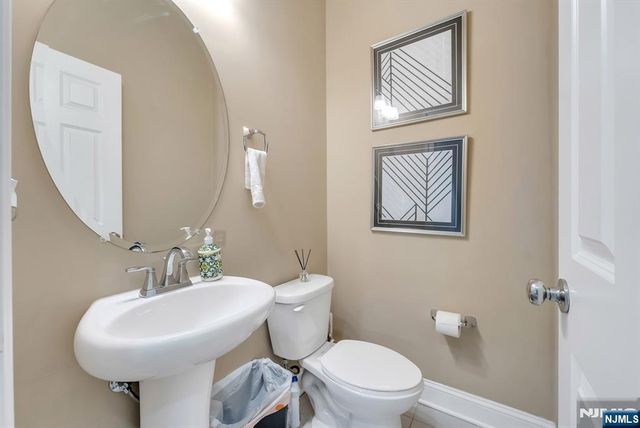 7 Ambrosia Court 107, Livingston, NJ 07039