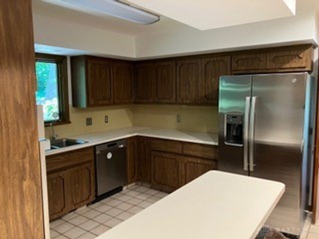 701 E Schantz Avenue, Oakwood, OH 45419