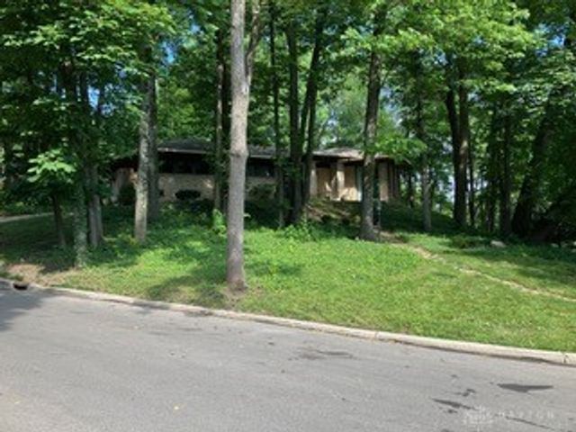 701 E Schantz Avenue, Oakwood, OH 45419