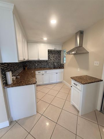 2330 Hillshire Drive, Deer Park, TX 77536