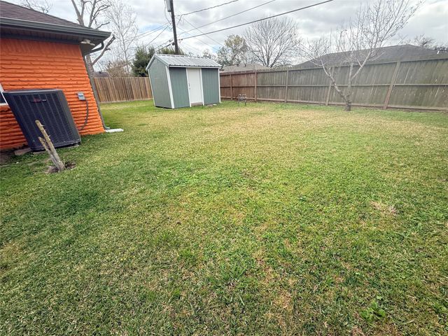 2330 Hillshire Drive, Deer Park, TX 77536