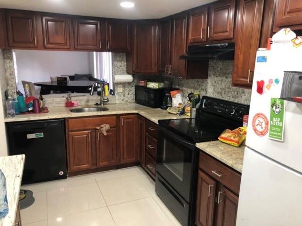 430 Commodore Drive 310, Plantation, FL 33325