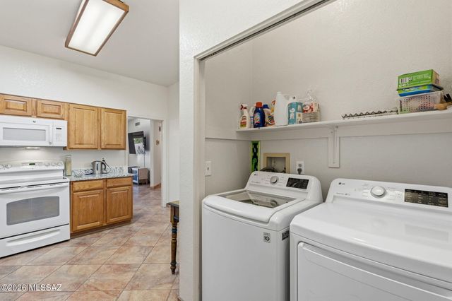 679 W Sunlight Lane, Tucson, AZ 85704