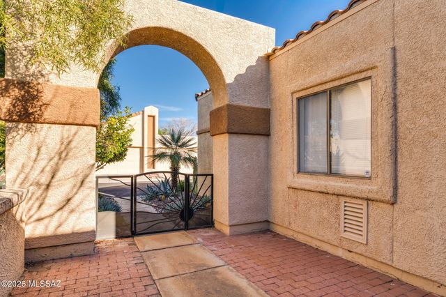 679 W Sunlight Lane, Tucson, AZ 85704