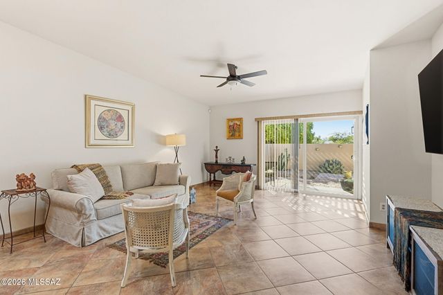 679 W Sunlight Lane, Tucson, AZ 85704