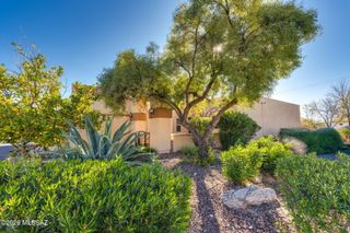679 W Sunlight Lane, Tucson, AZ 85704