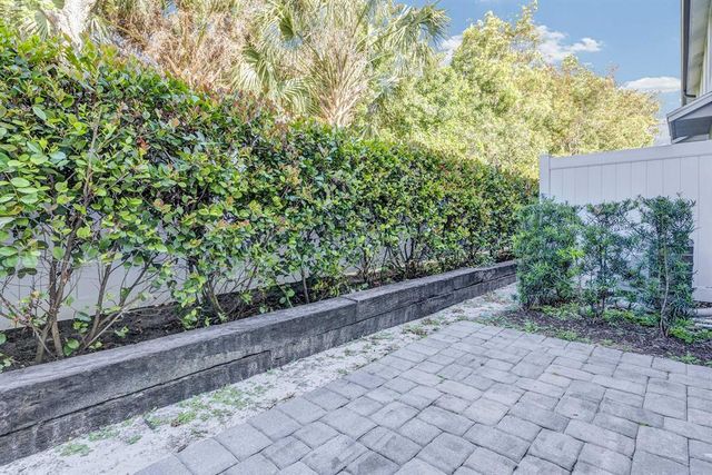 5659 Enclave Drive, Mangonia Park, FL 33407