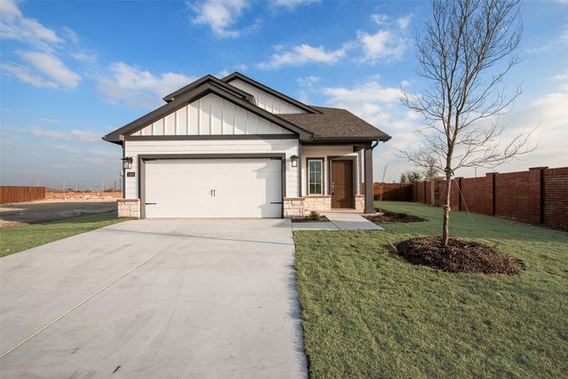 221 Cranz Farm Drive, Saginaw, TX 76179