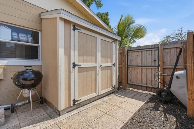 5665 34TH AVENUE N, St Petersburg, FL 33710