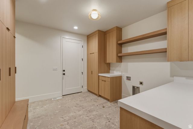 863 N EMERY LN, Elk Ridge, UT 84651