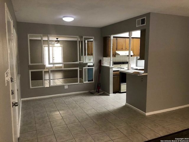 6718 Callaghan Rd Apt 313, San Antonio, TX 78229