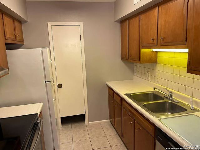 6718 Callaghan Rd Apt 313, San Antonio, TX 78229