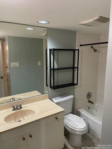 6718 Callaghan Rd Apt 313, San Antonio, TX 78229