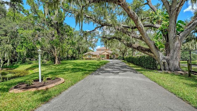 8424 COASH ROAD, Sarasota, FL 34241