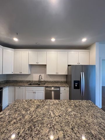 110 Trotter Rd 2310, Weymouth, MA 02190