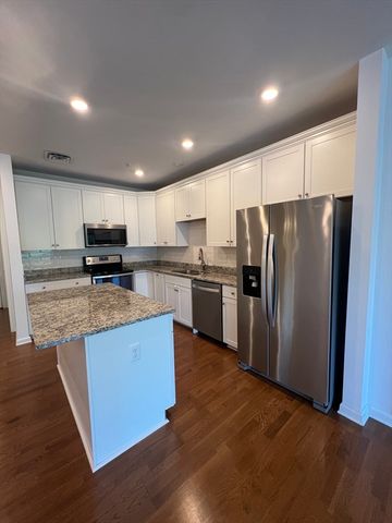 110 Trotter Rd 2310, Weymouth, MA 02190