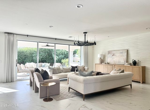 2931 E MADISON VISTAS Drive, Phoenix, AZ 85016