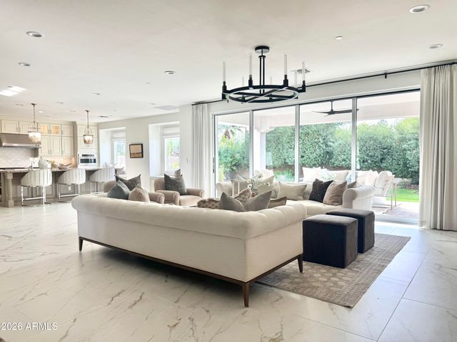 2931 E MADISON VISTAS Drive, Phoenix, AZ 85016