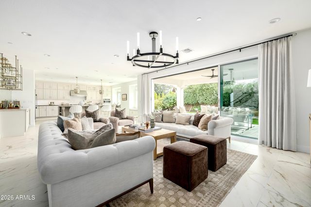 2931 E MADISON VISTAS Drive, Phoenix, AZ 85016