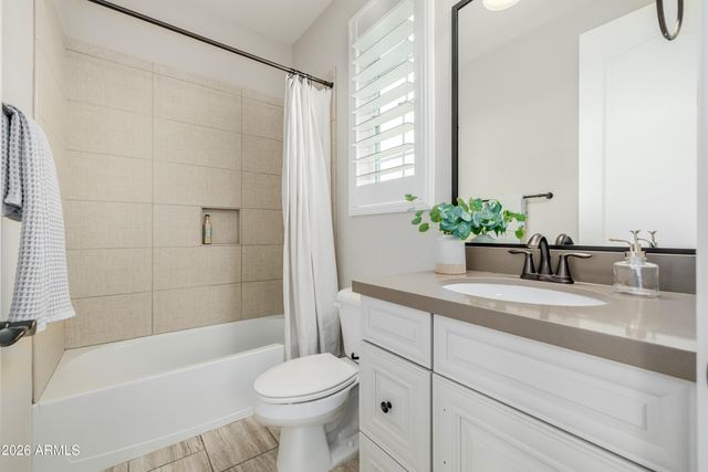 2931 E MADISON VISTAS Drive, Phoenix, AZ 85016