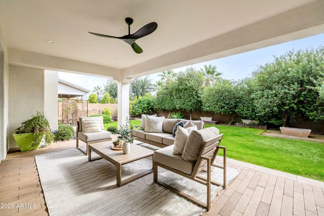 2931 E MADISON VISTAS Drive, Phoenix, AZ 85016