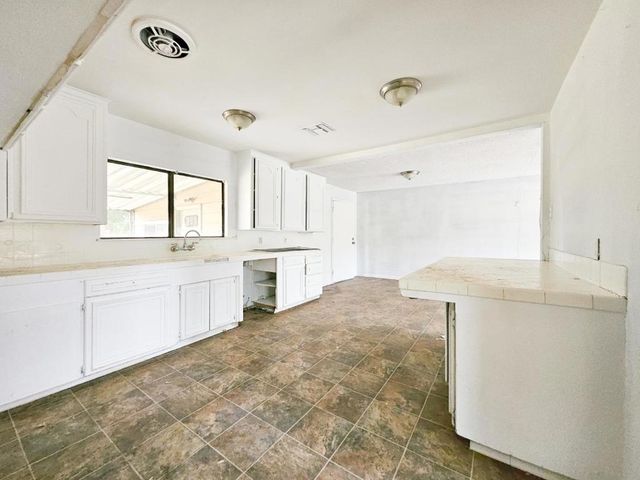 2416 Roble Avenue, Modesto, CA 95354