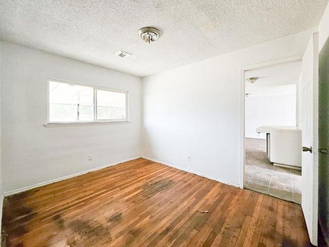 2416 Roble Avenue, Modesto, CA 95354