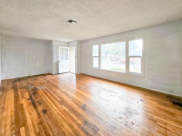 2416 Roble Avenue, Modesto, CA 95354