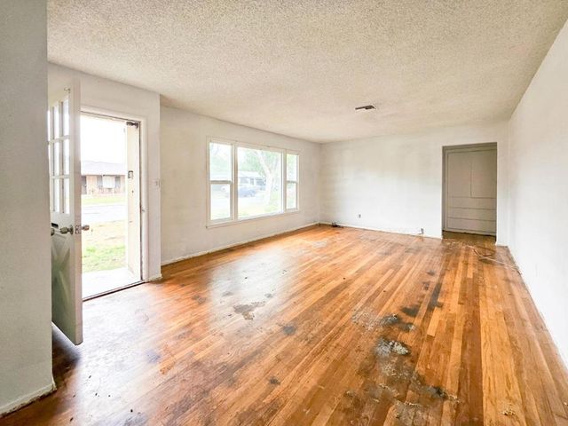 2416 Roble Avenue, Modesto, CA 95354