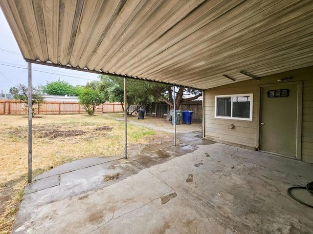 2416 Roble Avenue, Modesto, CA 95354