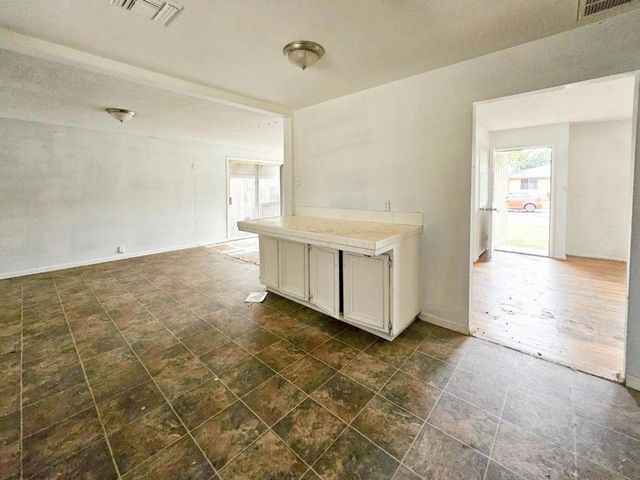 2416 Roble Avenue, Modesto, CA 95354