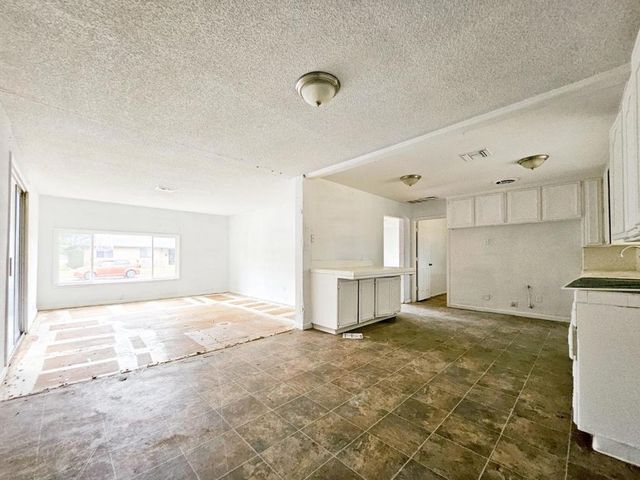 2416 Roble Avenue, Modesto, CA 95354