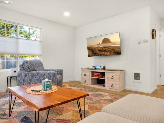 84937 S Roosevelt Dr, Seaside, OR 97138