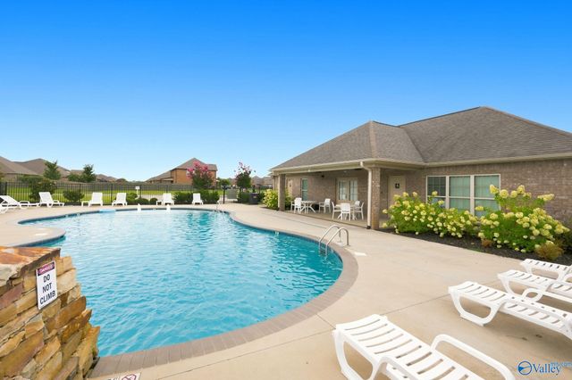 40 Sage Oak Drive, Decatur, AL 35603