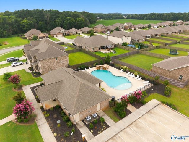 40 Sage Oak Drive, Decatur, AL 35603
