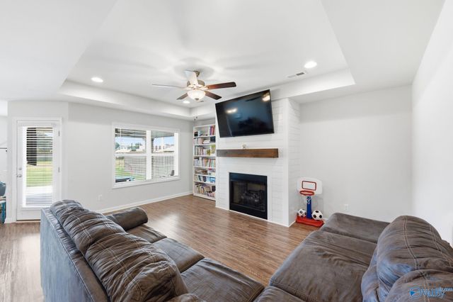 40 Sage Oak Drive, Decatur, AL 35603
