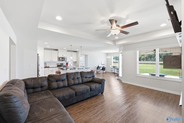 40 Sage Oak Drive, Decatur, AL 35603