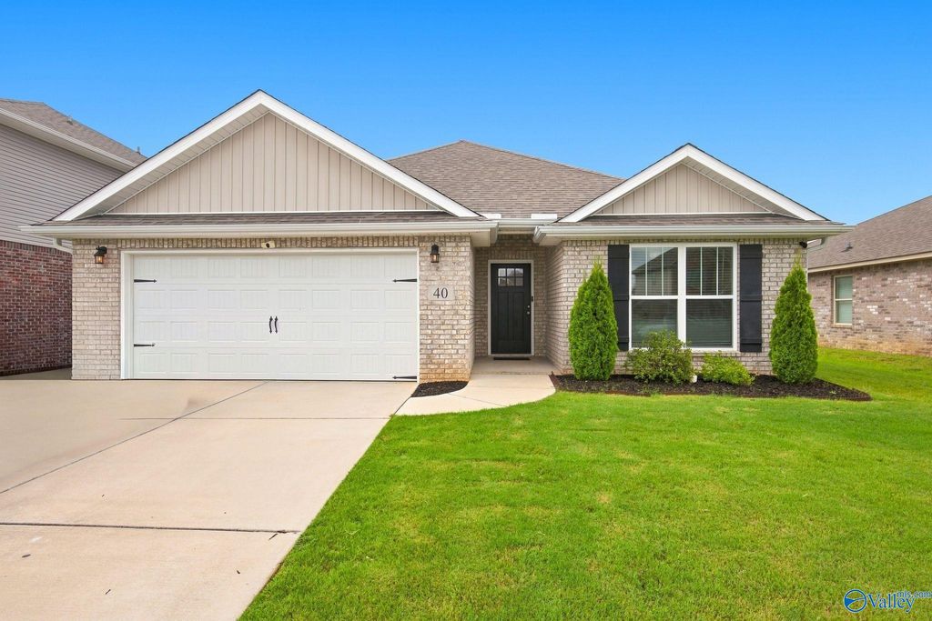 40 Sage Oak Drive, Decatur, AL 35603