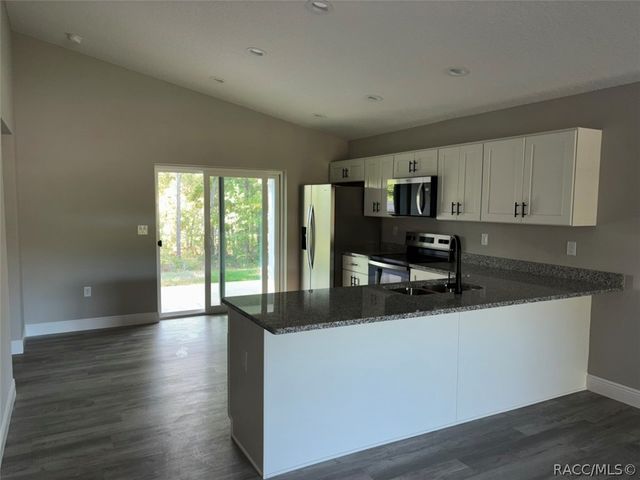 7989 N Galena Avenue, Dunnellon, FL 34434