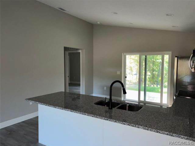 7989 N Galena Avenue, Dunnellon, FL 34434