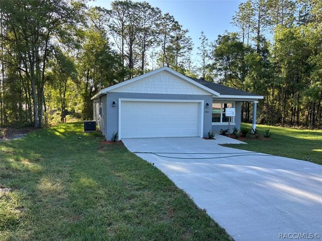 7989 N Galena Avenue, Dunnellon, FL 34434