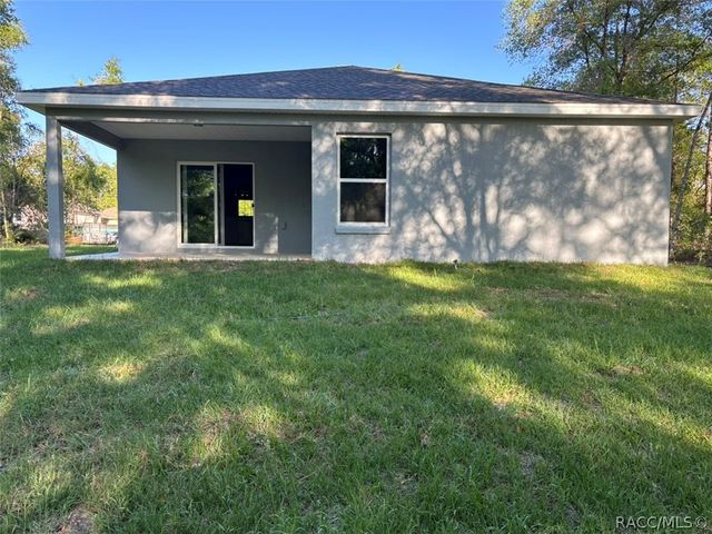 7989 N Galena Avenue, Dunnellon, FL 34434