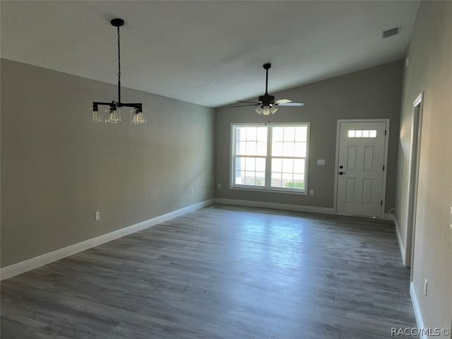 7989 N Galena Avenue, Dunnellon, FL 34434