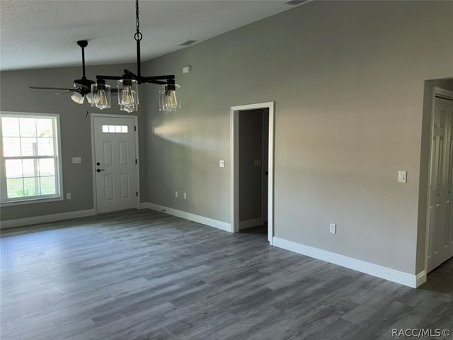 7989 N Galena Avenue, Dunnellon, FL 34434