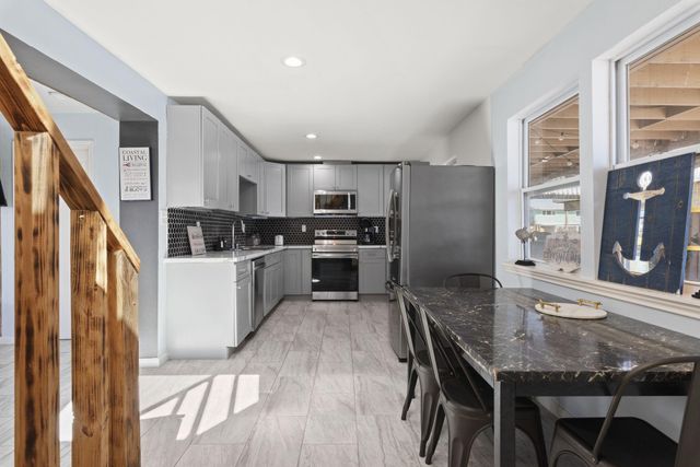 16643 Bermuda Way, Galveston, TX 77554