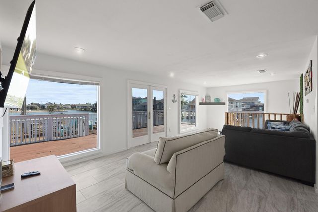 16643 Bermuda Way, Galveston, TX 77554