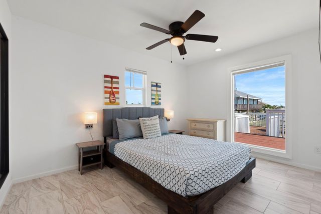 16643 Bermuda Way, Galveston, TX 77554