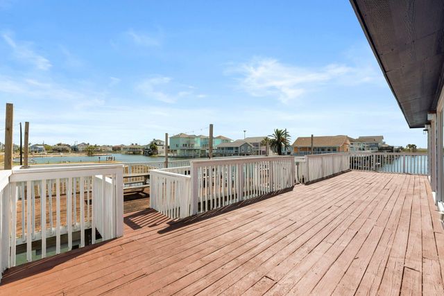 16643 Bermuda Way, Galveston, TX 77554